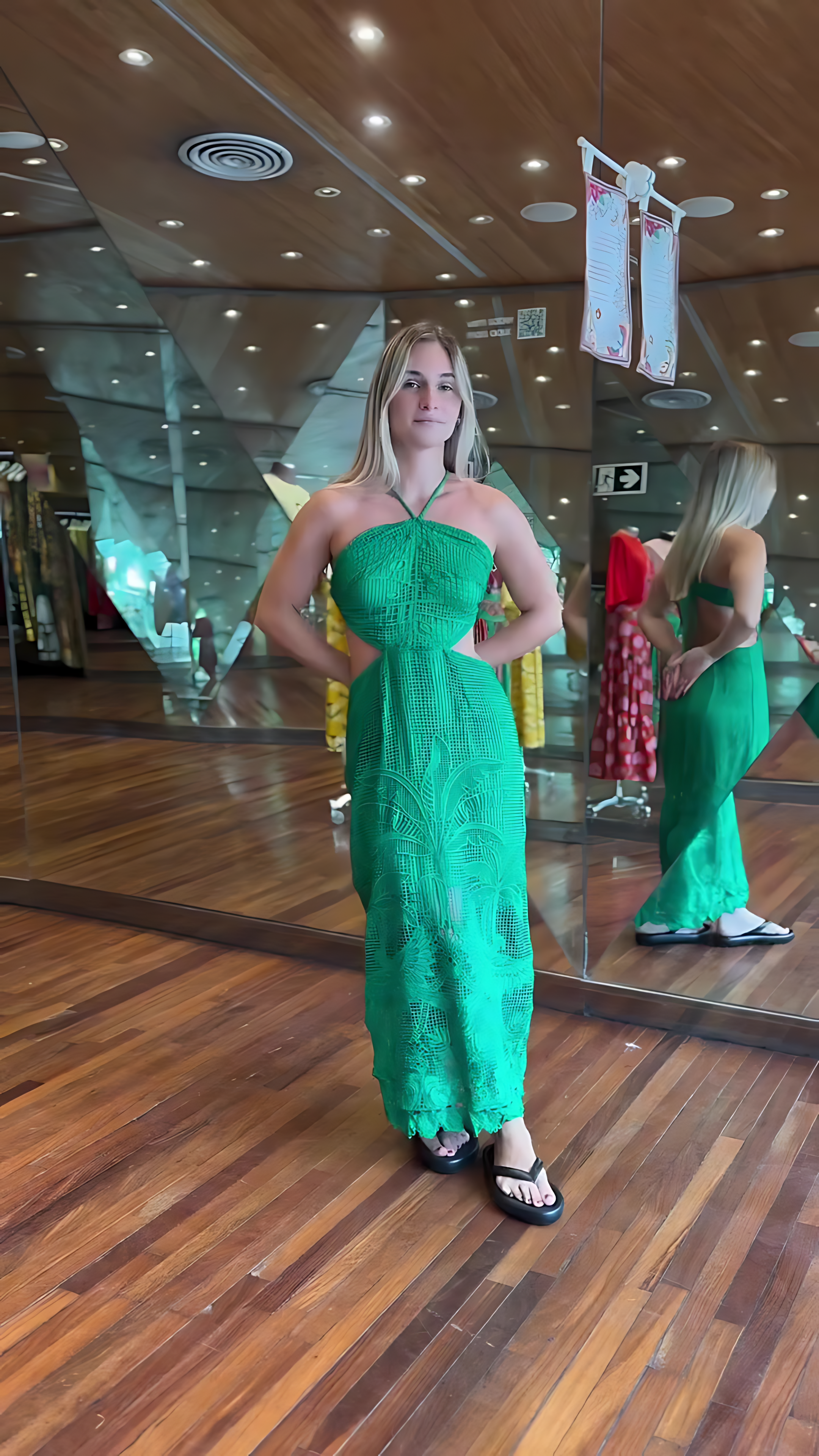 1361 | Vestido Verde Esmeralda Rendado