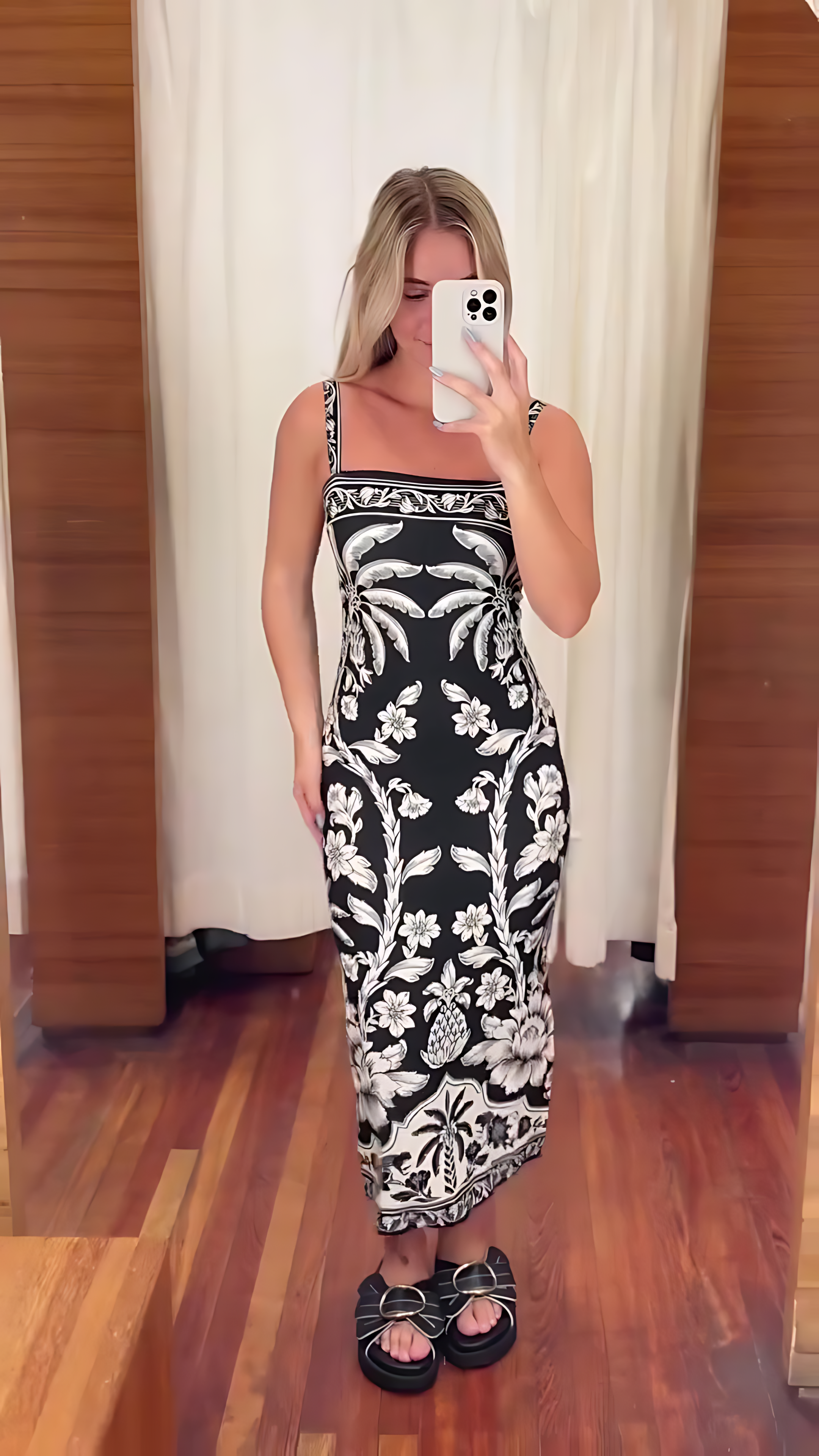 1233 | Vestido Preto & Branco Botânico